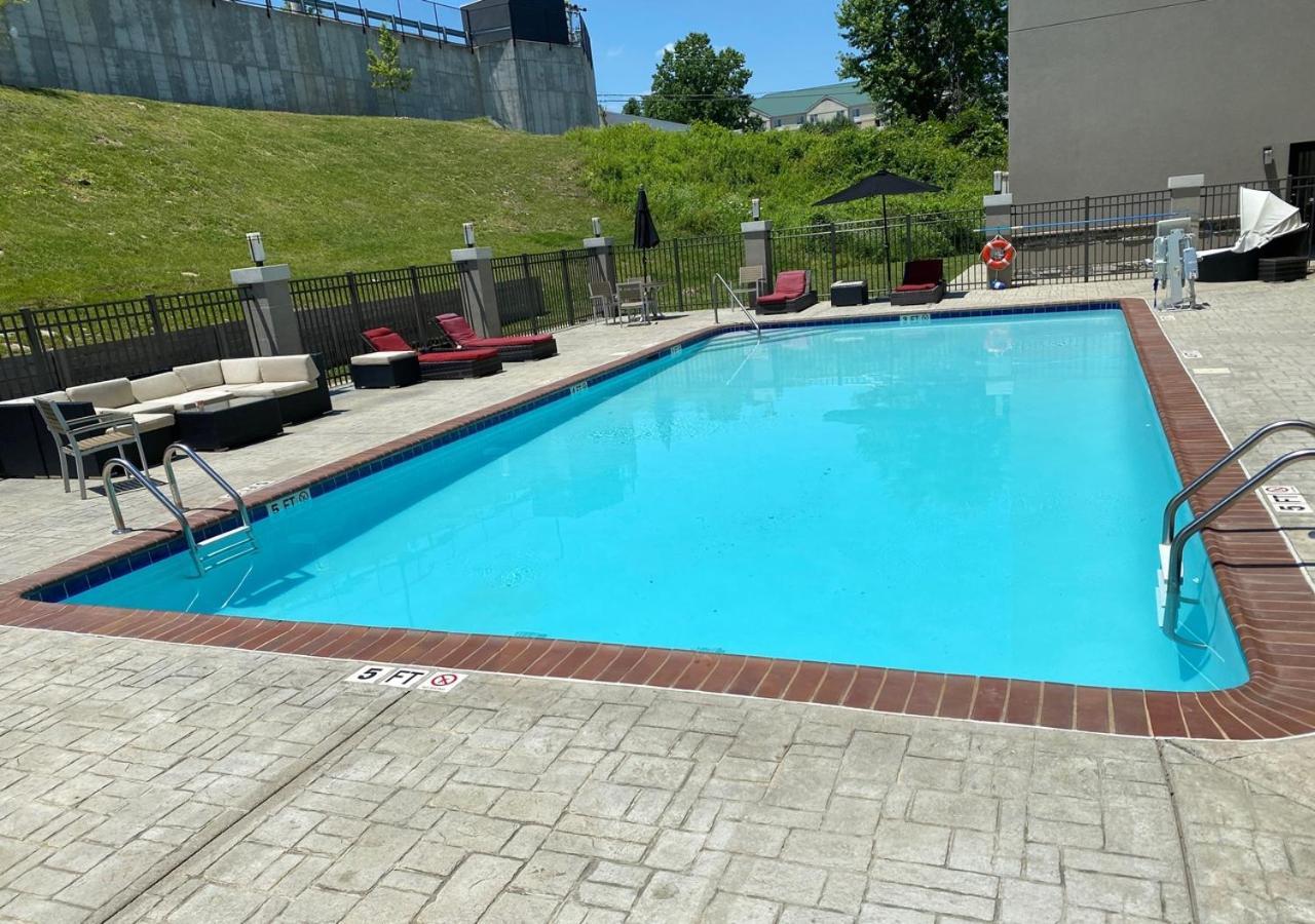 Quality Suites Nashville Airport מראה חיצוני תמונה