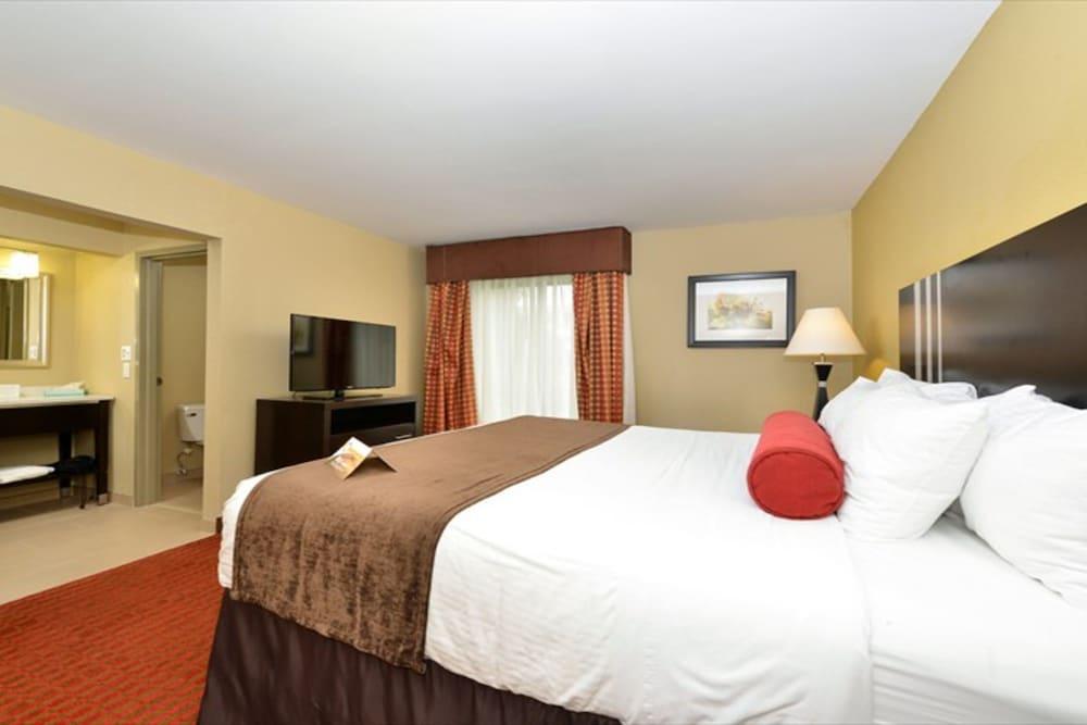 Quality Suites Nashville Airport מראה חיצוני תמונה