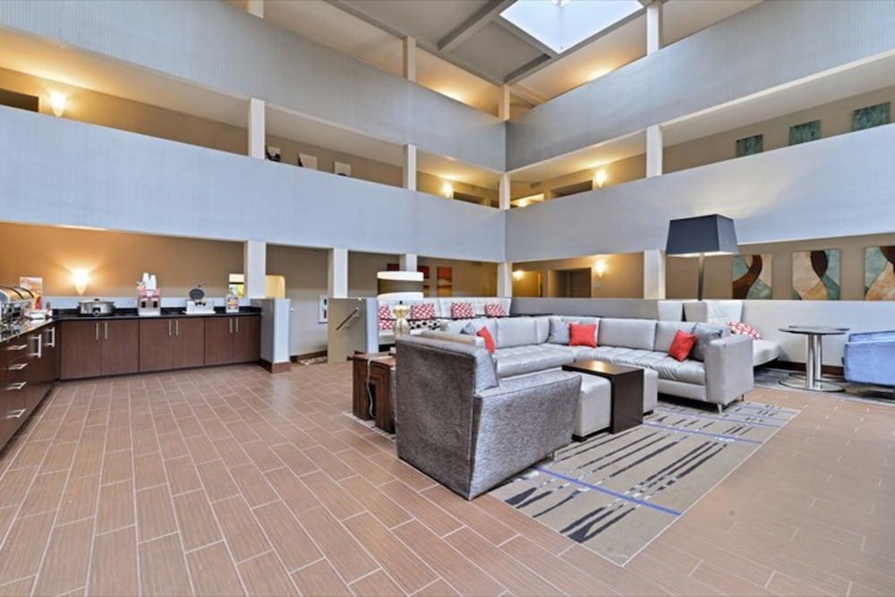 Quality Suites Nashville Airport מראה חיצוני תמונה