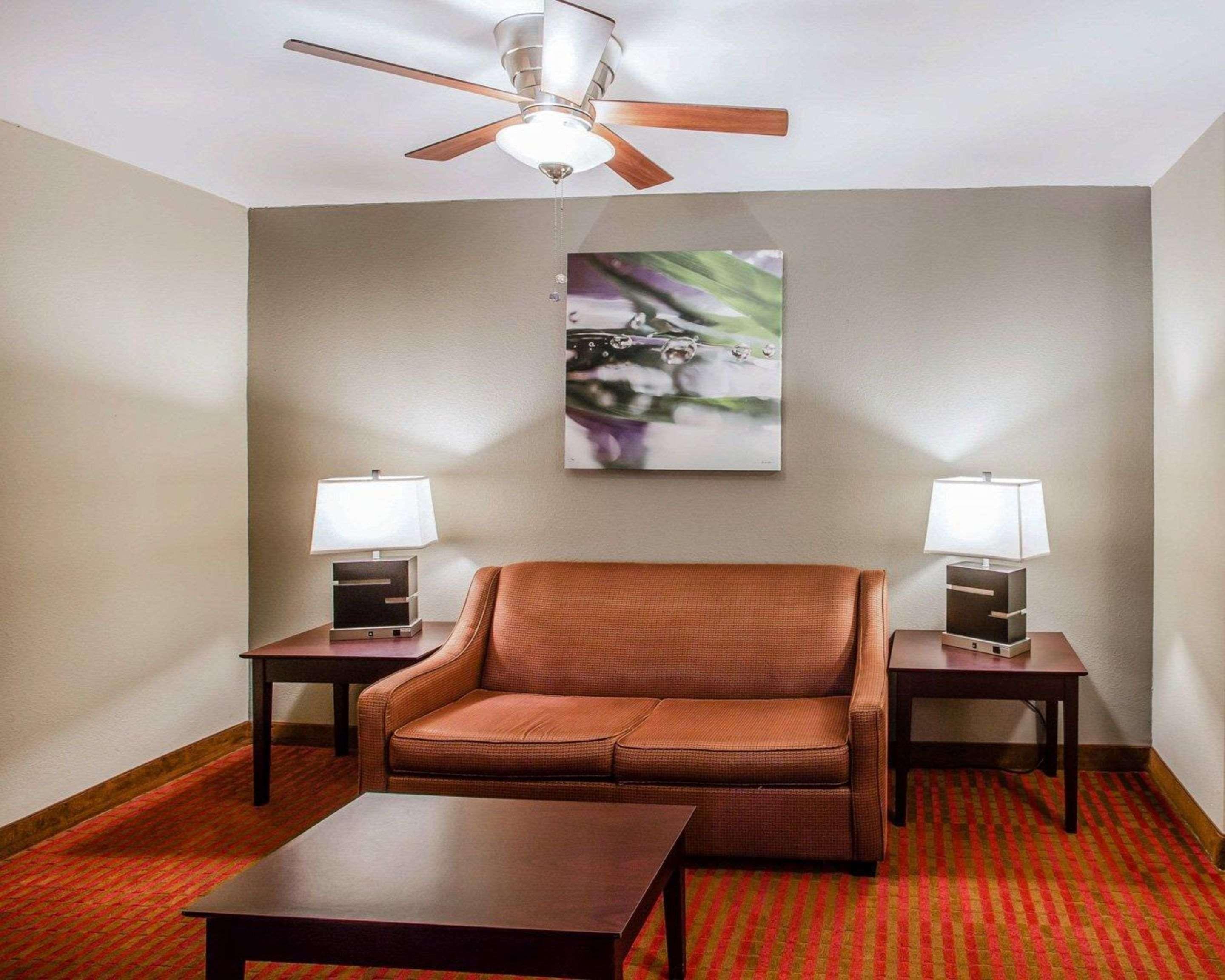 Quality Suites Nashville Airport מראה חיצוני תמונה