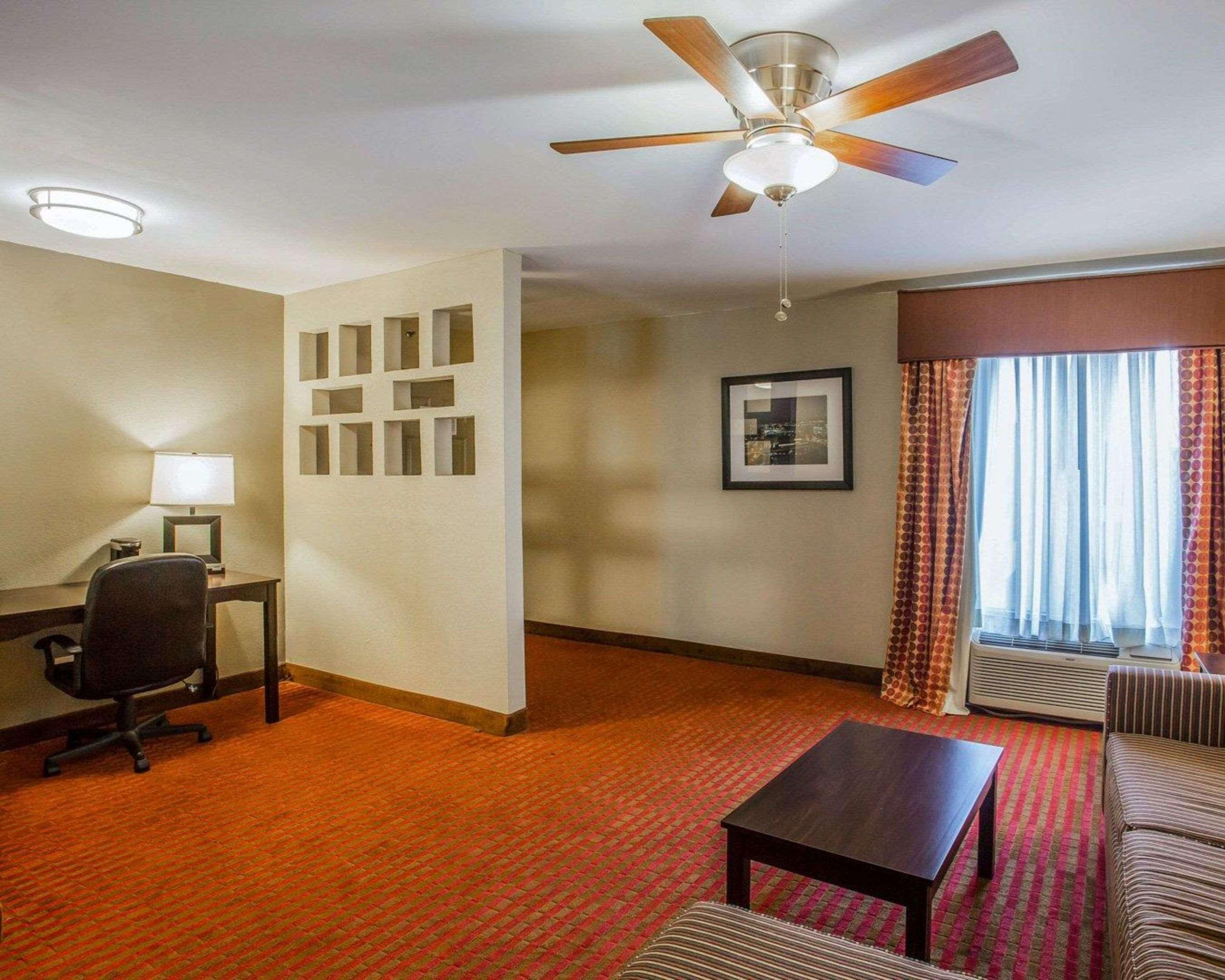 Quality Suites Nashville Airport מראה חיצוני תמונה