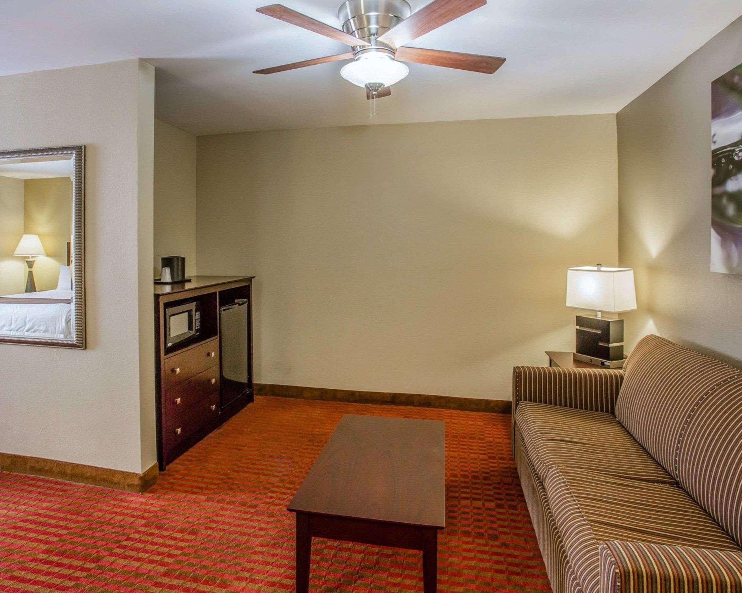 Quality Suites Nashville Airport מראה חיצוני תמונה