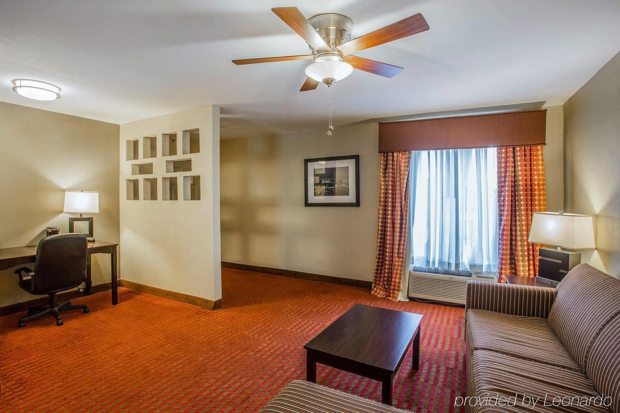 Quality Suites Nashville Airport מראה חיצוני תמונה