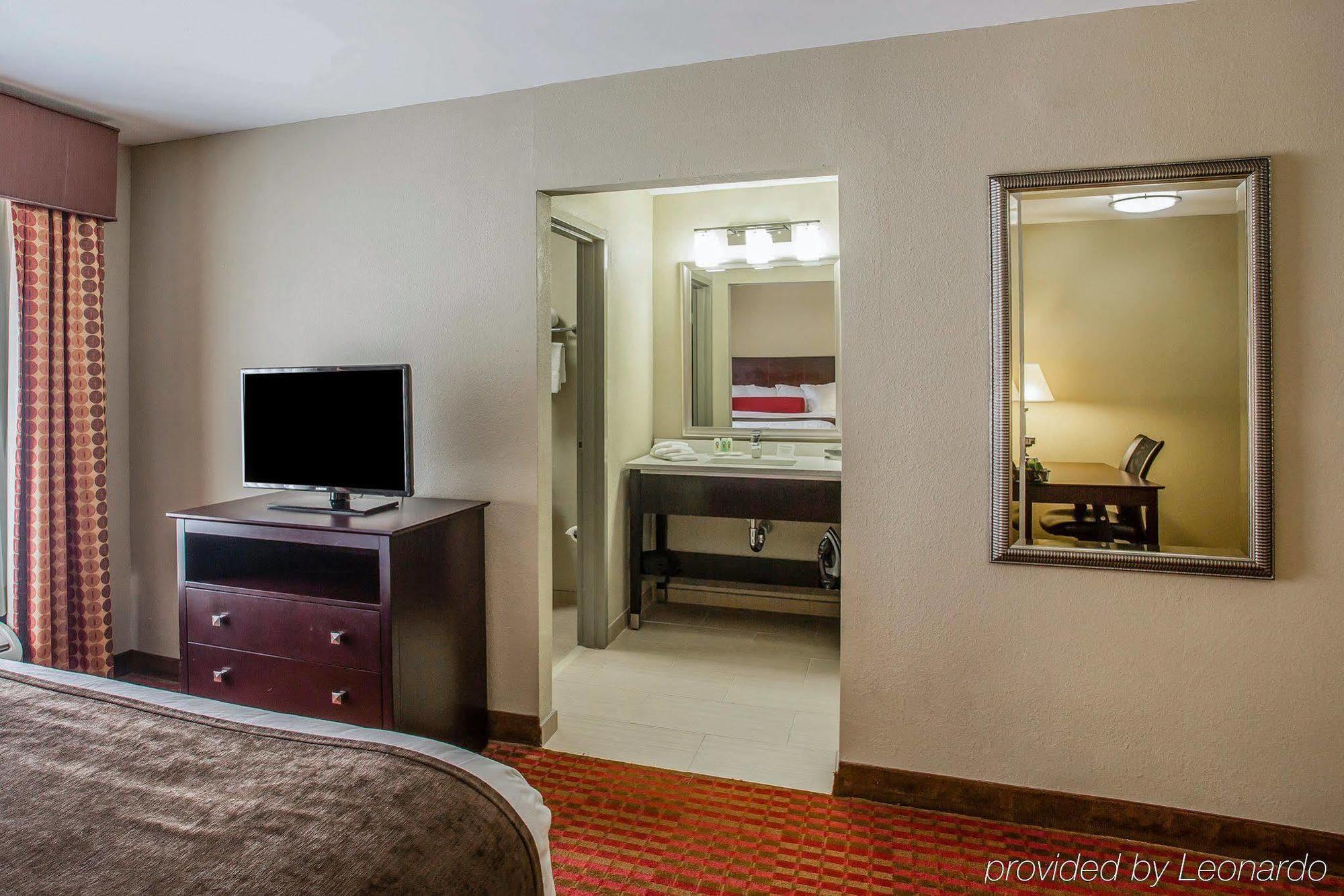 Quality Suites Nashville Airport מראה חיצוני תמונה
